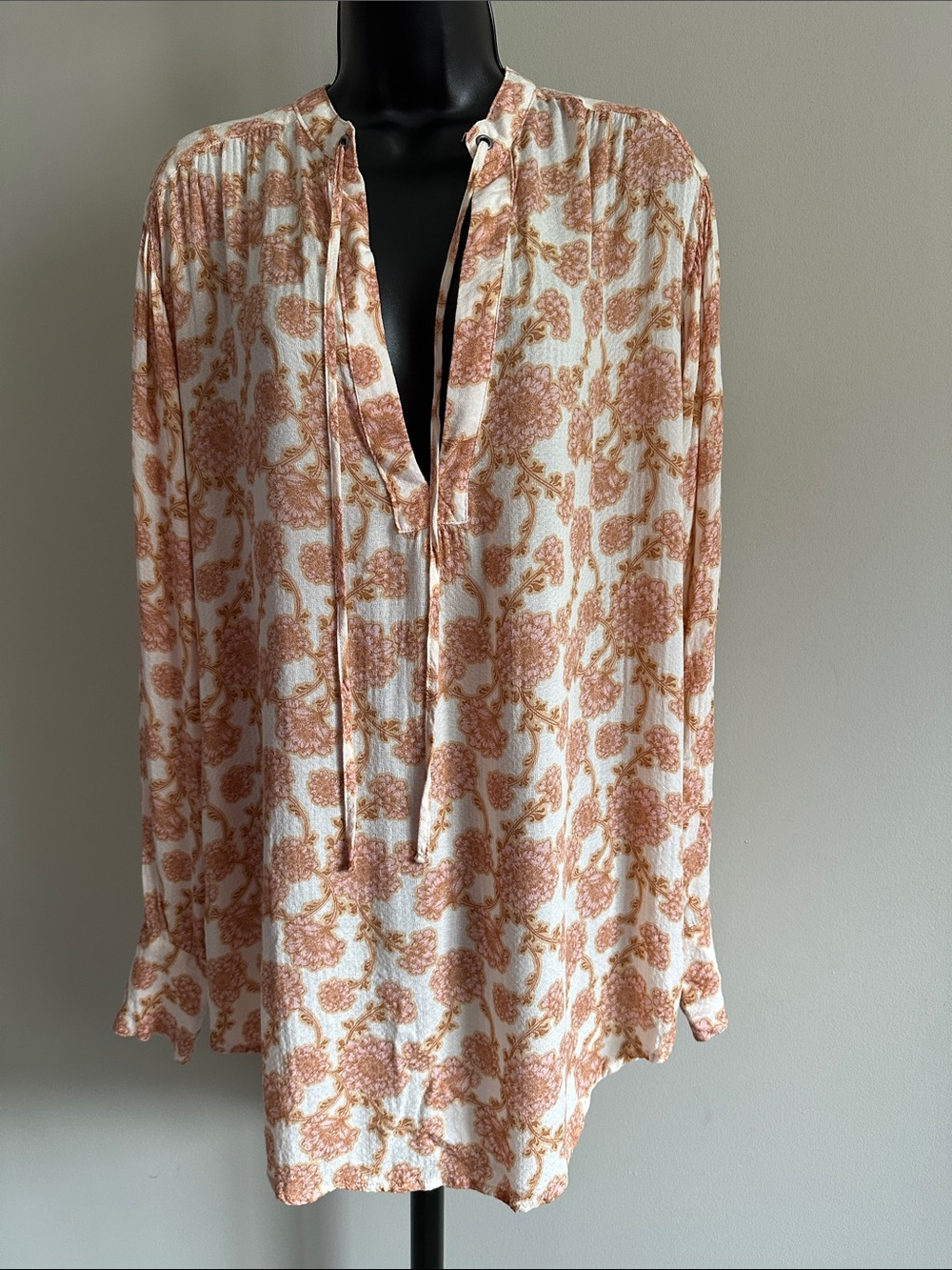 🧡 Free People Cream and Peach Floral V-Neck Peasant Blouse